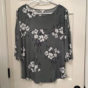 Est. 1946 Floral Button Detail‎ 3/4 Sleeve Top Size Medium